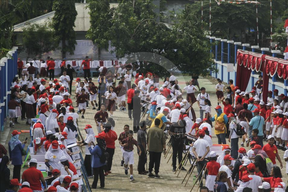 Pemecahan rekor MURI pembuatan kertas daur ulang