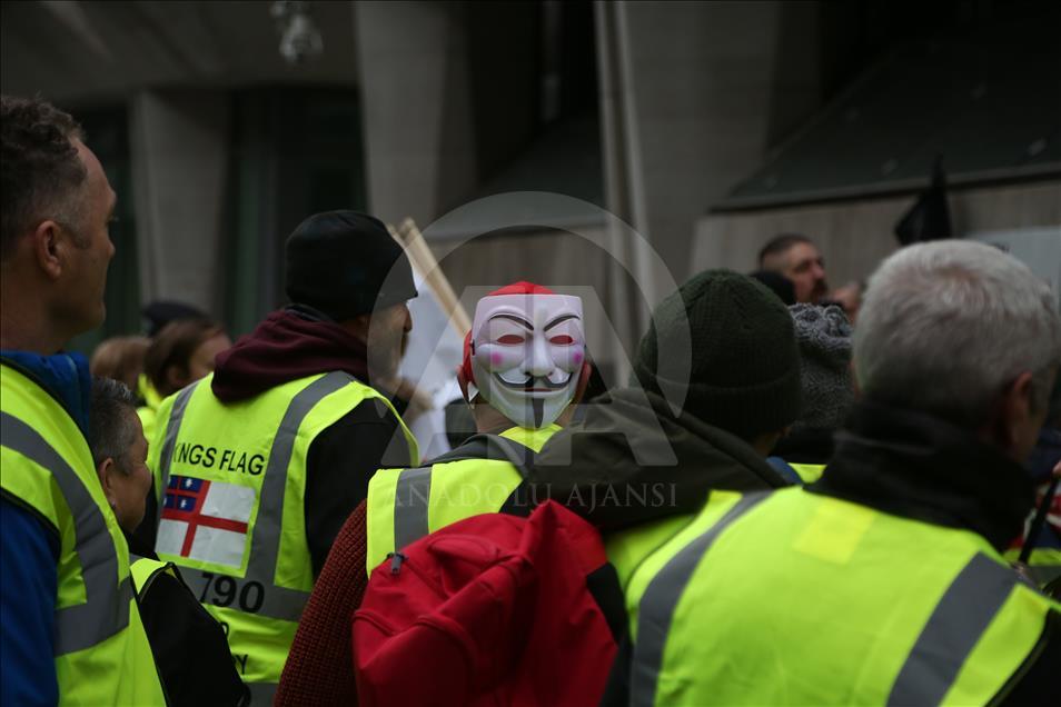 Londrada sarı yelekli sağcıların protestosu