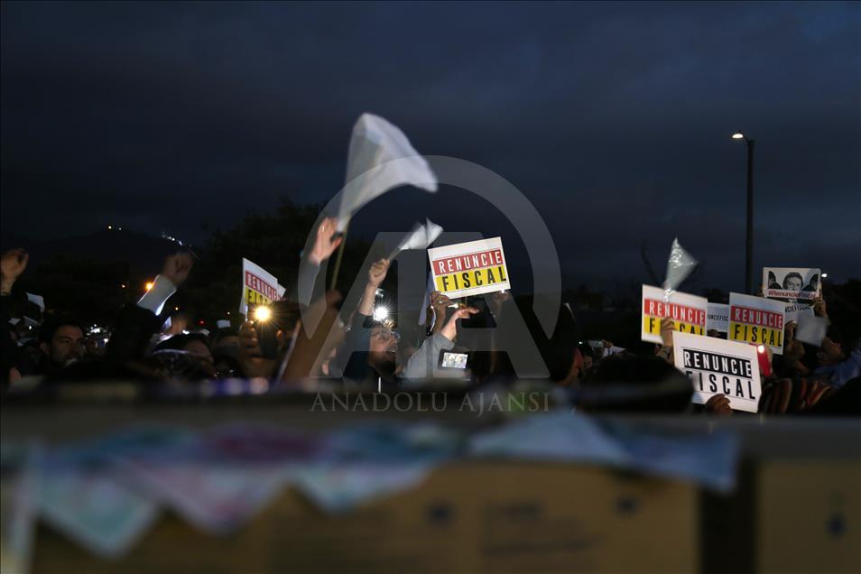 Kolombiya'da Başsavcı Martinez'in istifası için protesto