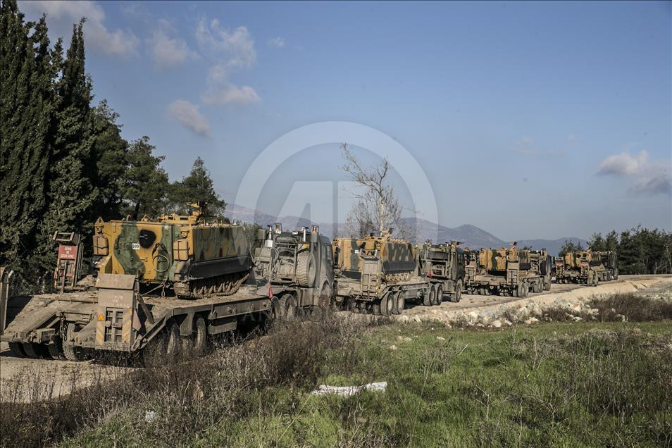 İdlib sınırına komando ve zırhlı araç sevkiyatı
