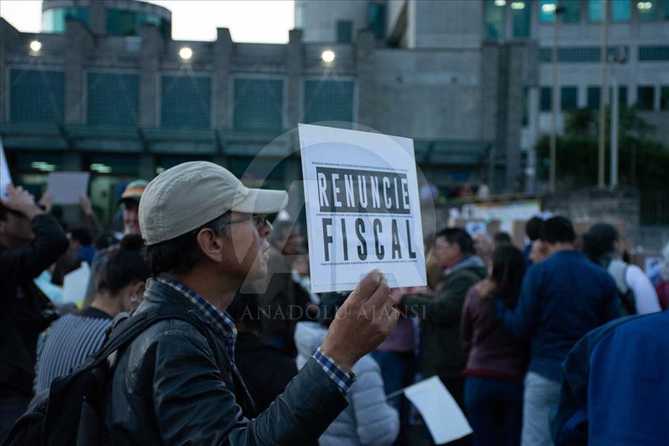 Cientos de manifestantes en Colombia pidieron la renuncia del fiscal general