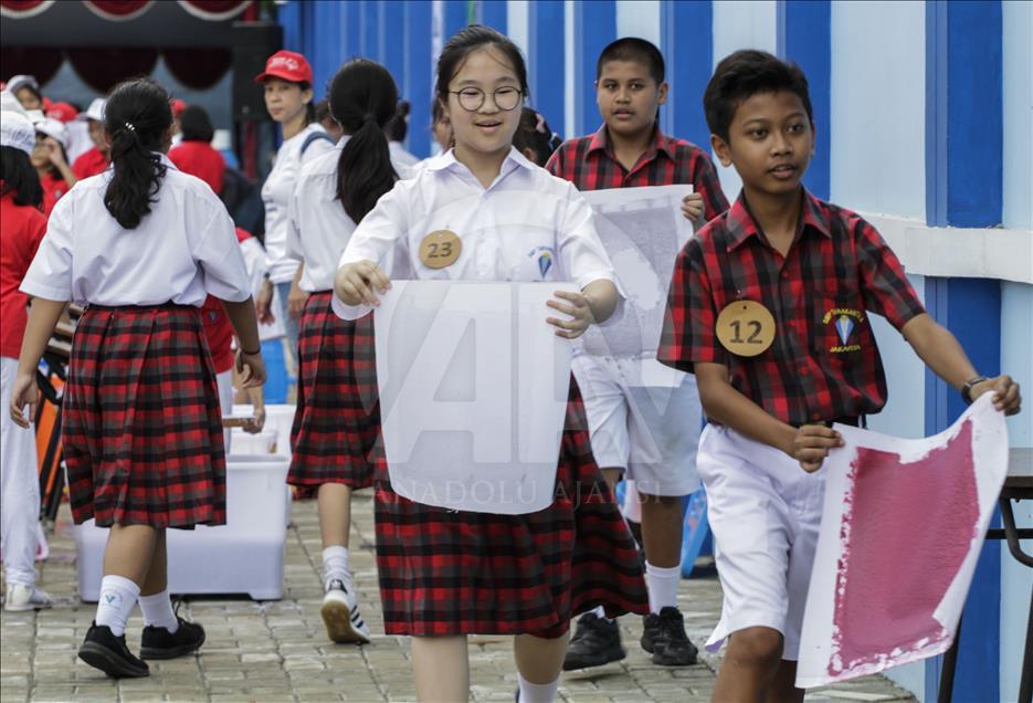 Pemecahan rekor MURI pembuatan kertas daur ulang