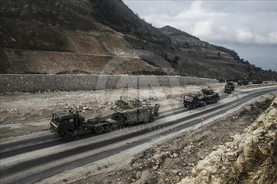 İdlib sınırına askeri sevkiyat sürüyor