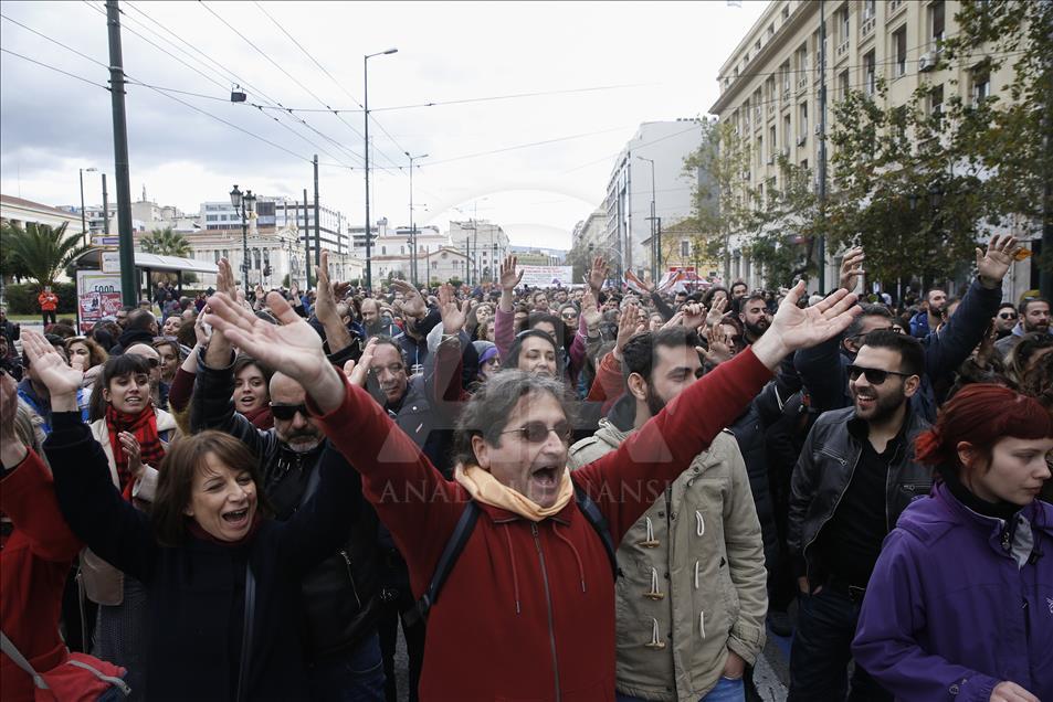 درگیری پلیس یونان با معلمان معترض در آتن
