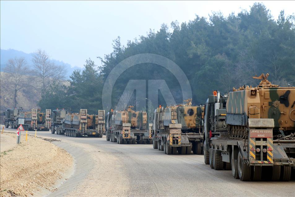 İdlib sınırına askeri sevkıyat sürüyor