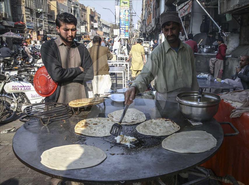Comida callejera en Lahore, una de las ciudades más pobladas de Pakistán