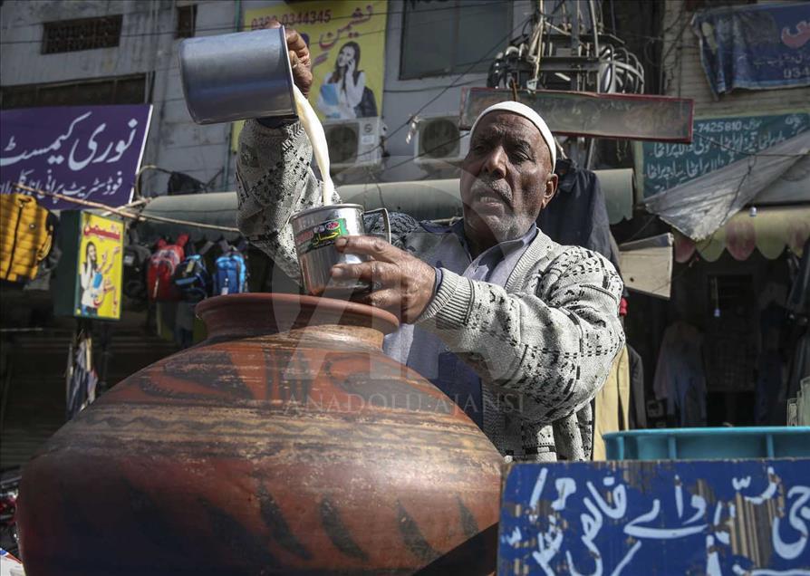 Comida callejera en Lahore, una de las ciudades más pobladas de Pakistán
