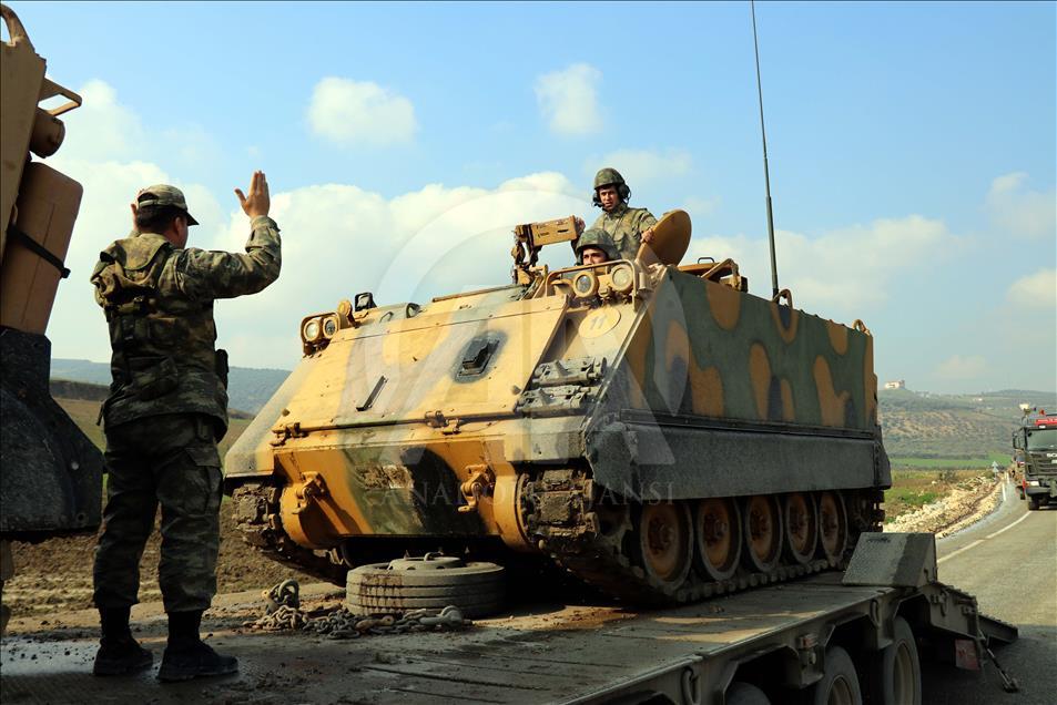 İdlib sınırına askeri sevkıyat sürüyor