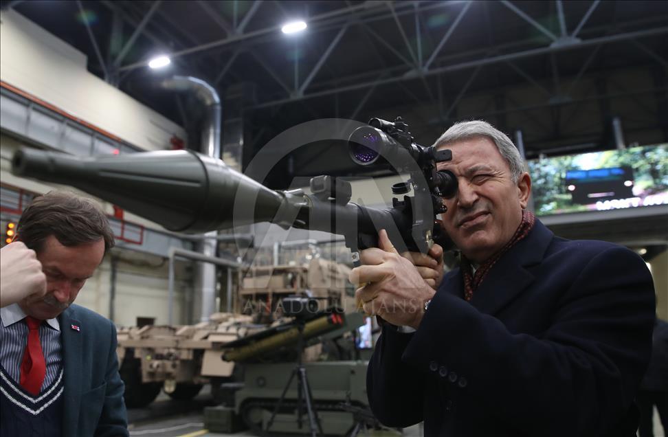 بازدید وزیر دفاع ترکیه از مراکز تولیدی صنایع دفاعی بلاروس