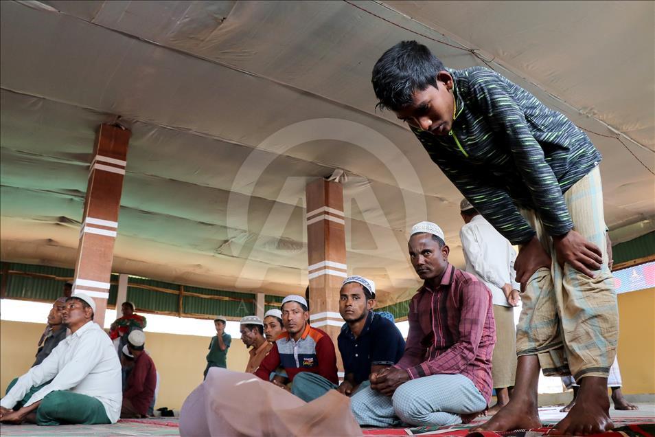 Rohingyaların yaşadıkları acı ilk günkü gibi