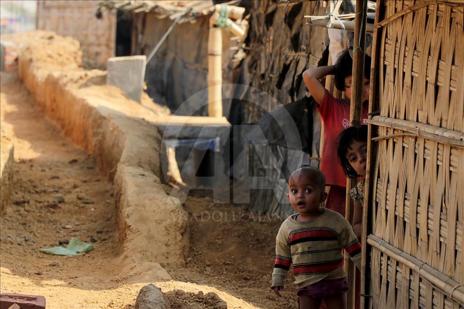 Беженцы из Мьянмы боятся возвращаться на родину

