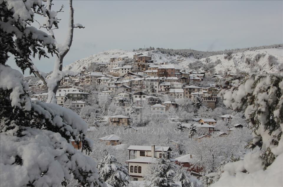 Beypazarı konaklarında kar manzarası