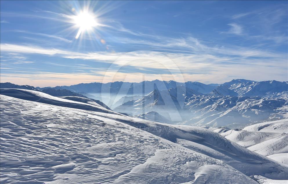 "Hakkari'de Alpleri, Himalayaları aratmayan güzellikler var"
