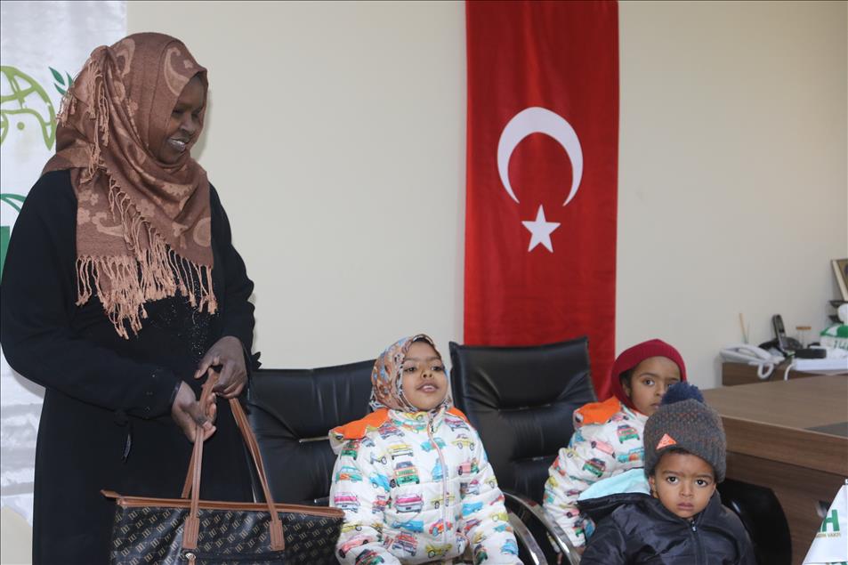 سودانية تدخل الأراضي التركية بعد أن علقت 8 أعوام في سوريا 
