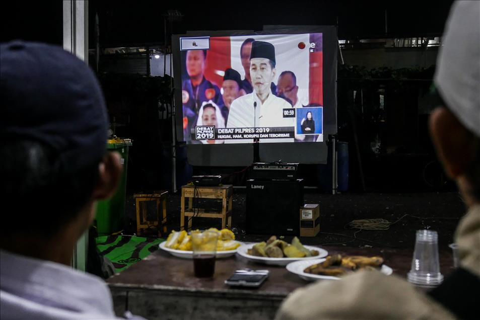 Nonton bareng debat perdana capres dan cawapres pemilu 2019