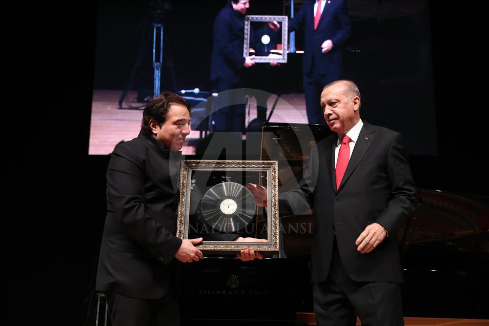 Cumhurbaşkanı Erdoğan, Piyanist ve besteci Fazıl Say'ın "Truva Sonatı" konserini izledi