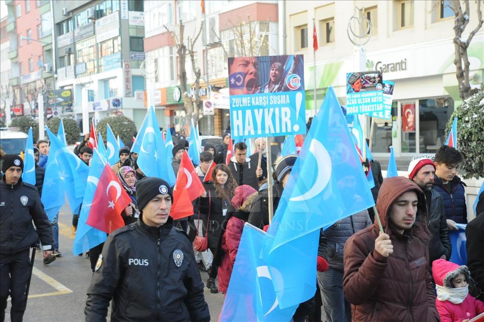 راهپیمایی مردم ترکیه در اعتراض به سیاست‌های چین در ترکستان شرقی