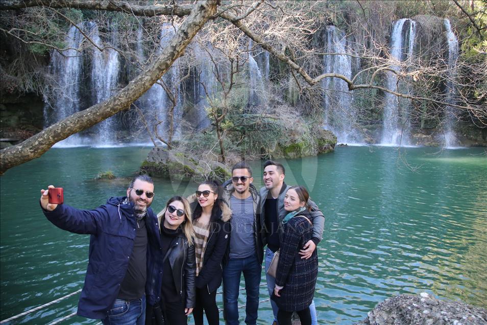 Kurşunlu Şelalesi kışın da turistlerin gözdesi