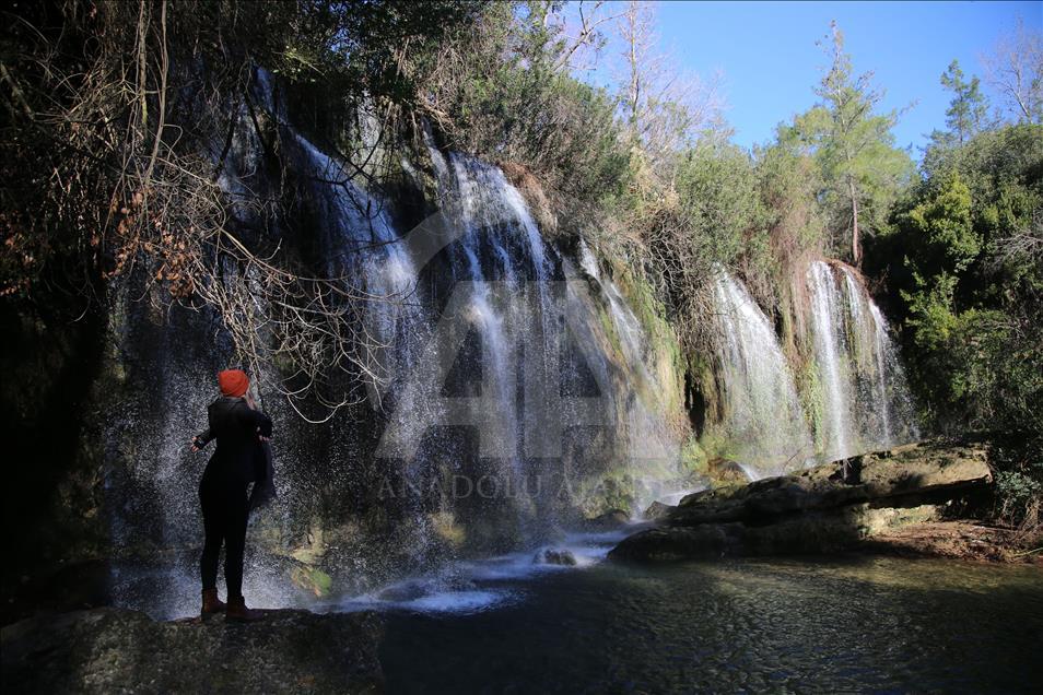 Kurşunlu Şelalesi kışın da turistlerin gözdesi