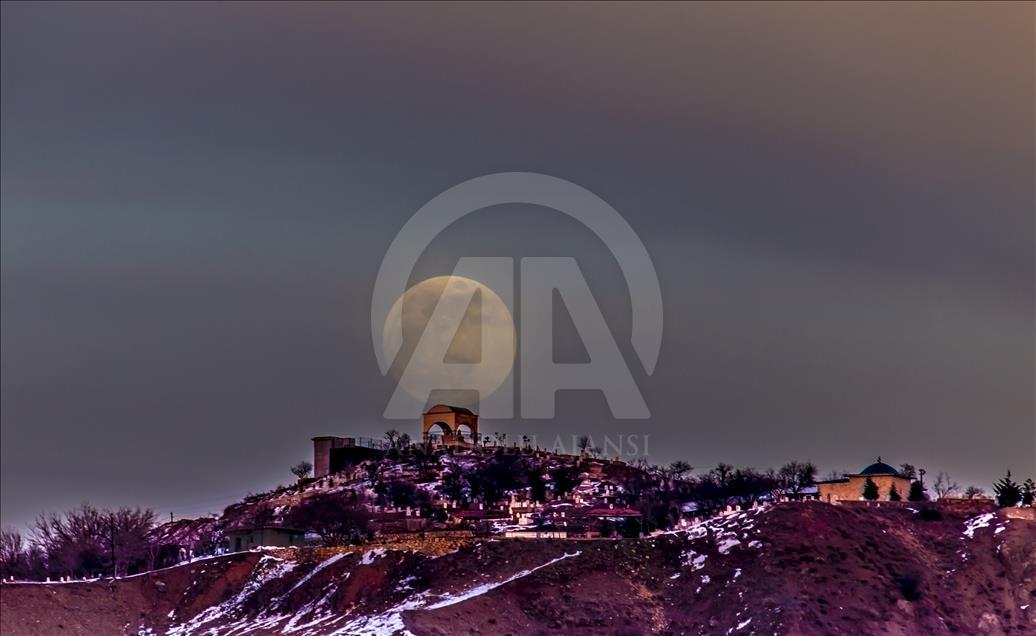قرص کامل ماه در استان الازیغ ترکیه
