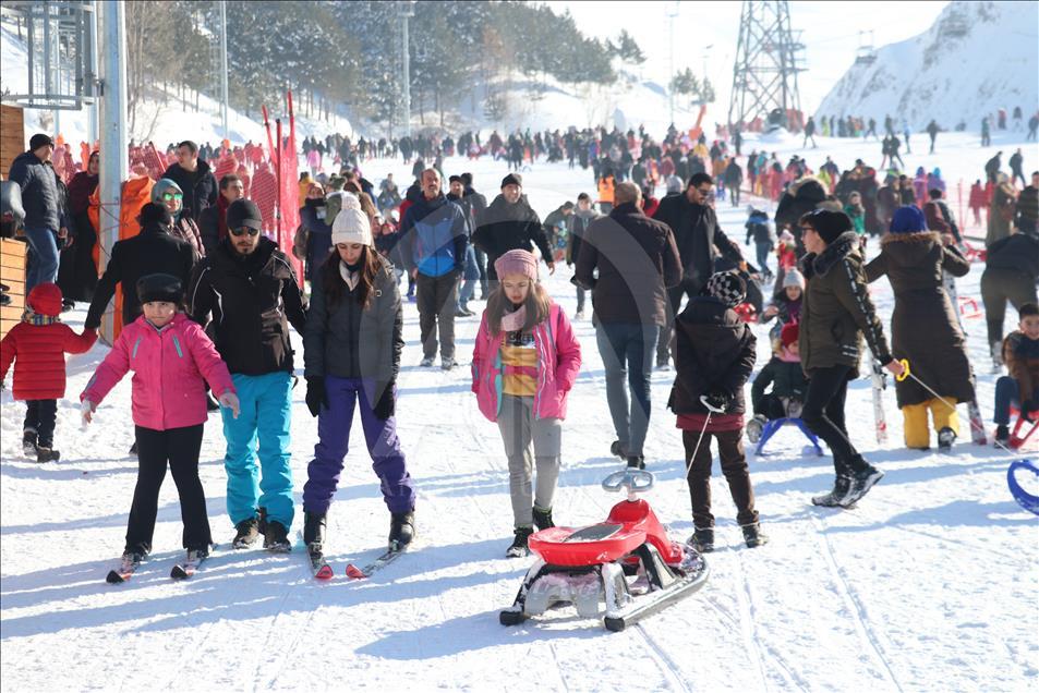 استقبال گسترده مردم ارزروم از پیست اسکی پالان‌دوکن ارزروم