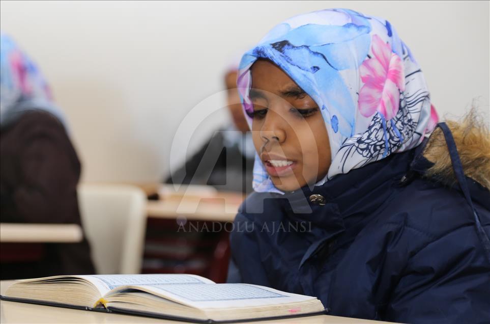 إسطنبول تشرف على تحفيظ القرآن الكريم للطلبة السودانيين