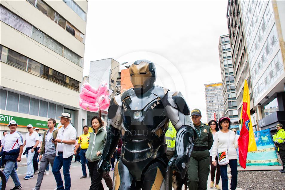 Colombians march against terrorism in Bogota