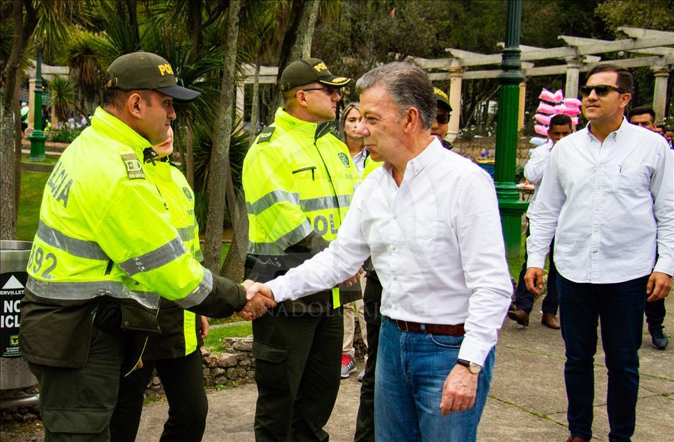 Colombians march against terrorism in Bogota