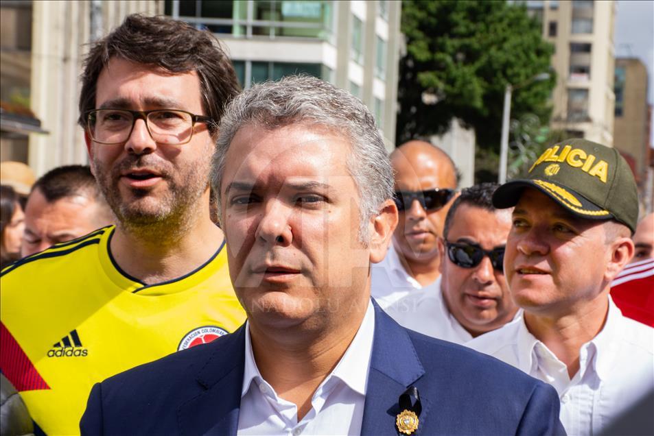 Colombians march against terrorism in Bogota