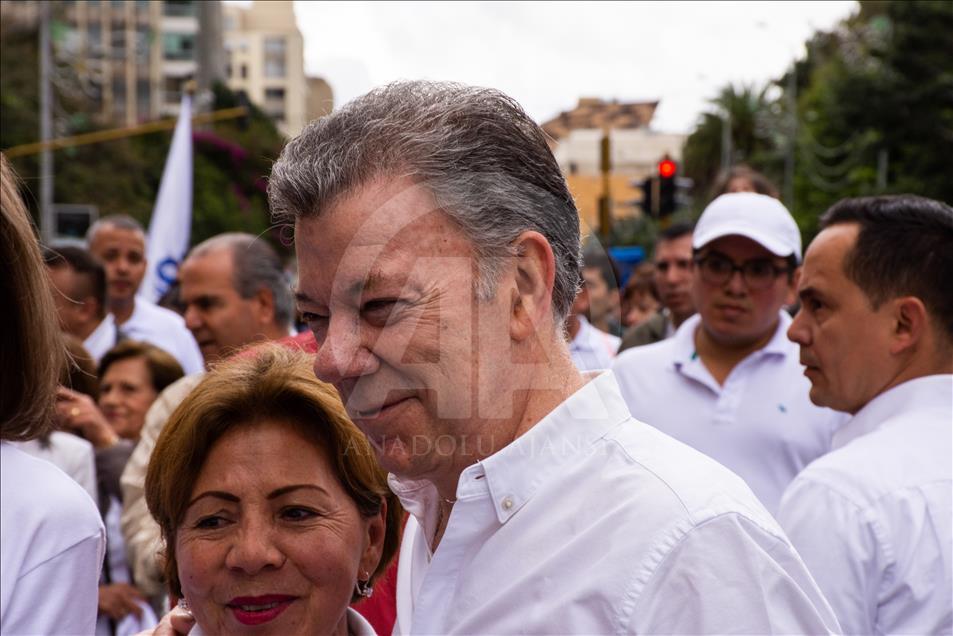 Colombians march against terrorism in Bogota