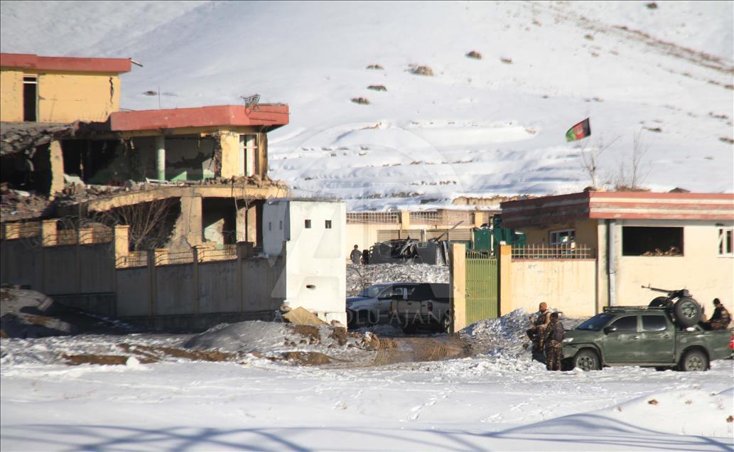 Deadly Taliban attack on military compound 