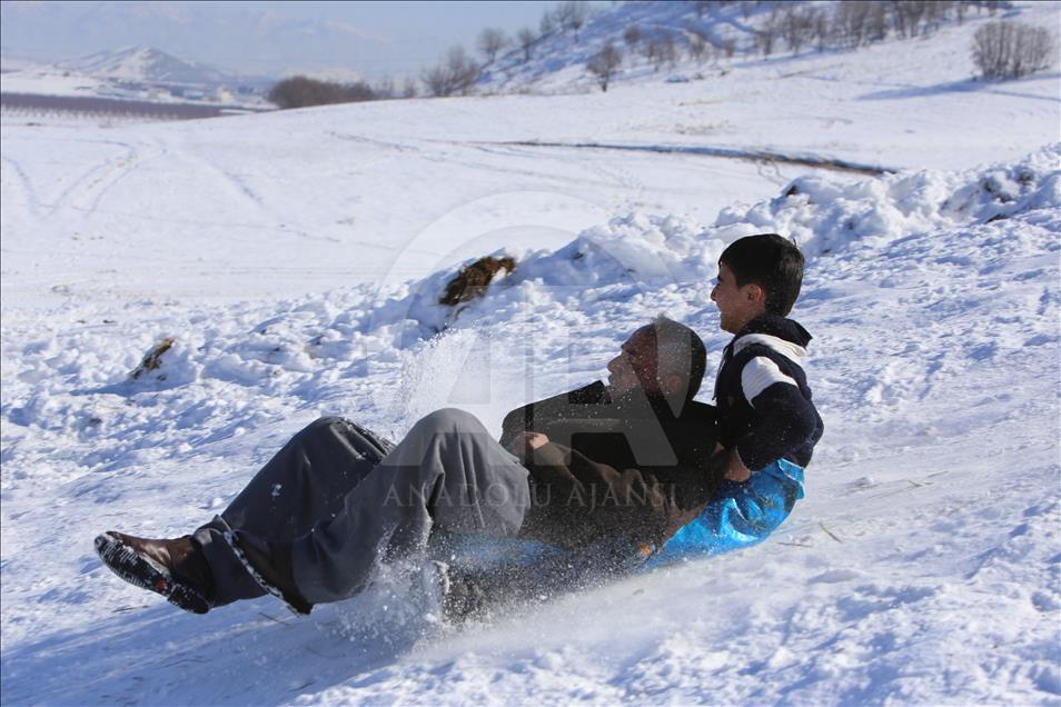 "مهرجان الثلج" في مدينة السليمانية 