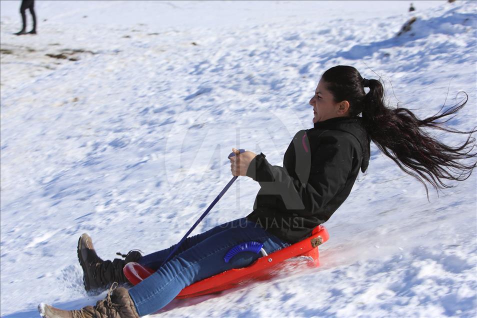 "مهرجان الثلج" في مدينة السليمانية 