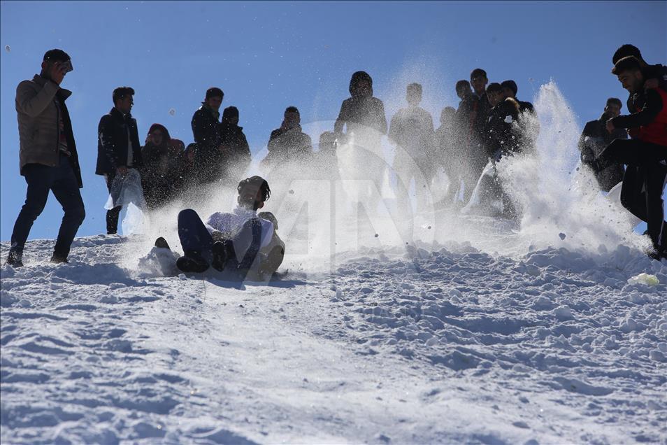 "مهرجان الثلج" في مدينة السليمانية 