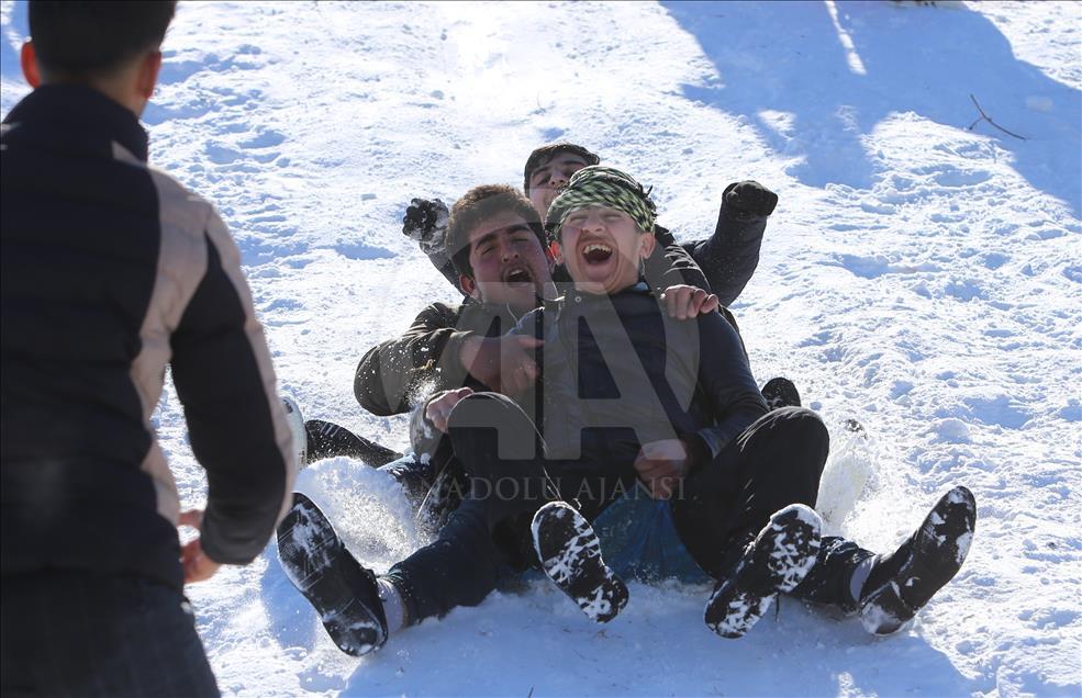 "مهرجان الثلج" في مدينة السليمانية 