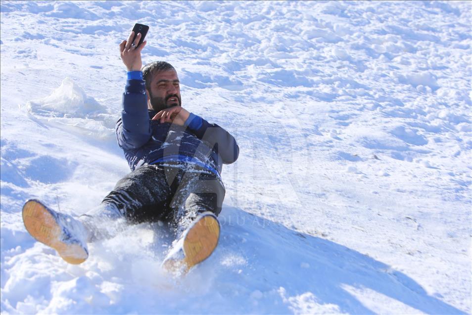 "مهرجان الثلج" في مدينة السليمانية 