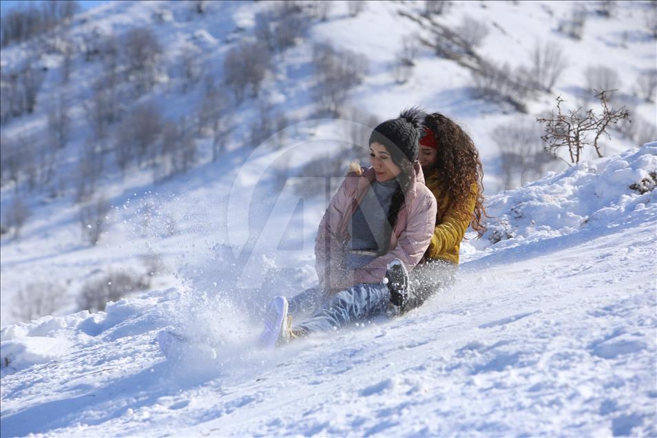 "مهرجان الثلج" في مدينة السليمانية 