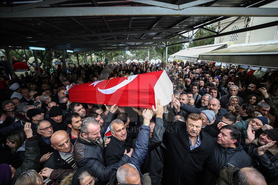 Ayşen Gruda son yolculuğuna uğurlandı