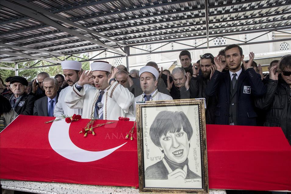 Ayşen Gruda son yolculuğuna uğurlandı