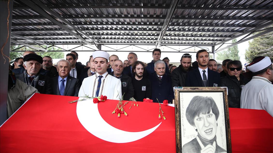 Ayşen Gruda son yolculuğuna uğurlandı