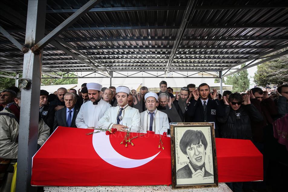 Ayşen Gruda son yolculuğuna uğurlandı