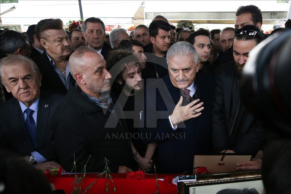 Ayşen Gruda son yolculuğuna uğurlandı