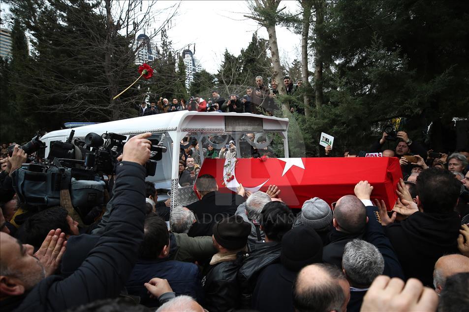 Ayşen Gruda son yolculuğuna uğurlandı