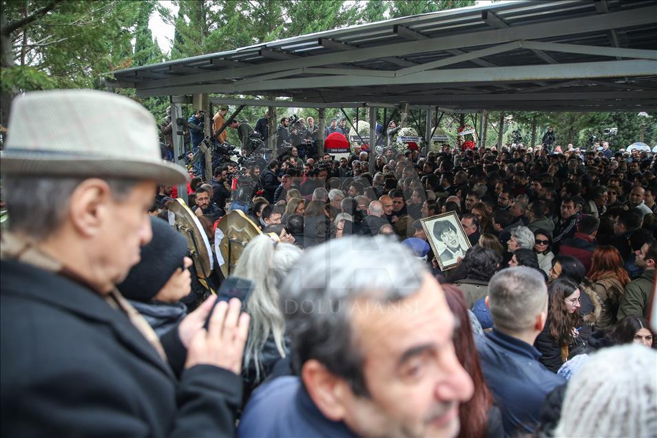 Ayşen Gruda son yolculuğuna uğurlandı