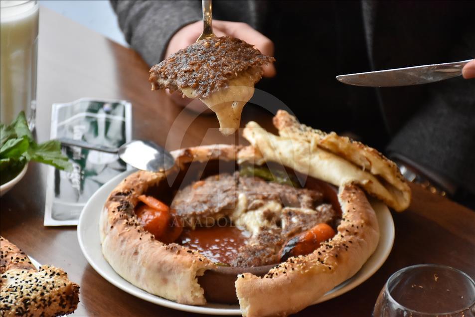 Gastronomi kentinin yeni lezzeti: Kiremitte lavaş kebabı