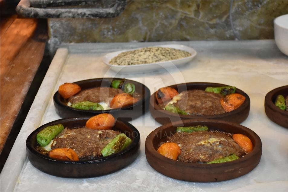 Gastronomi kentinin yeni lezzeti: Kiremitte lavaş kebabı