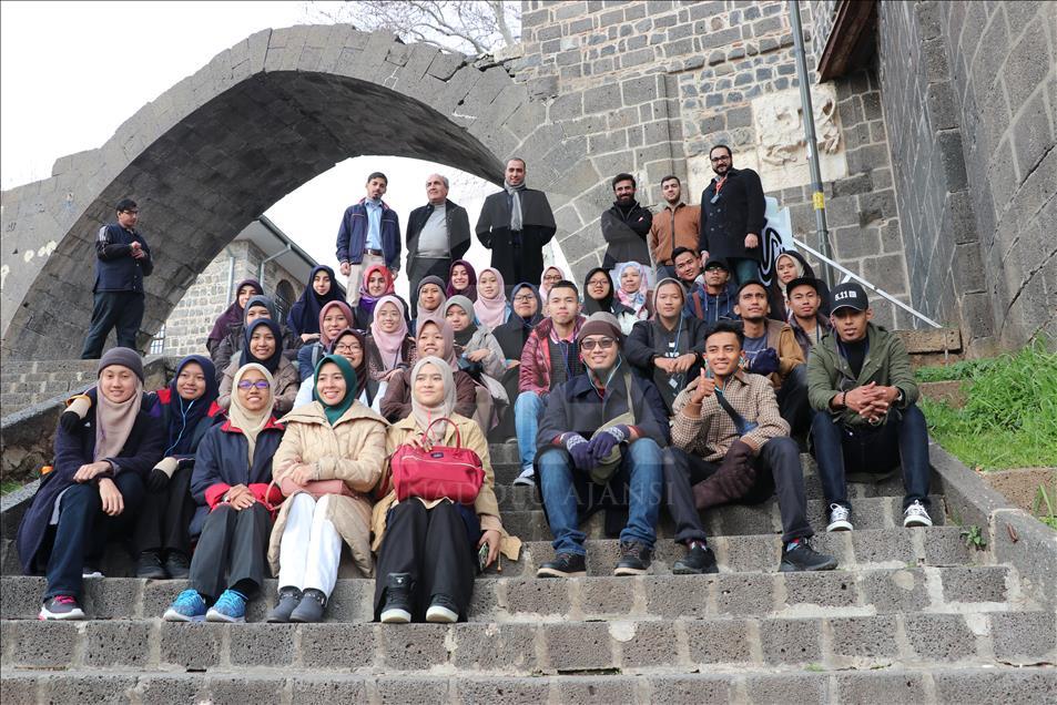 Malezyalı öğrenciler Diyarbakır'a hayran kaldı
