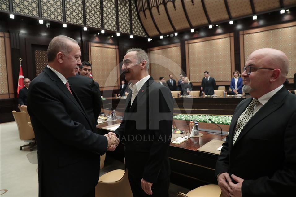 Cumhurbaşkanı Erdoğan, sinema sektörü temsilcilerini kabul etti