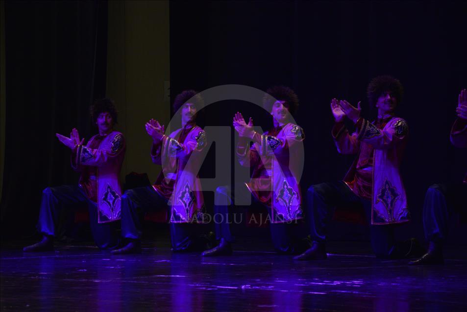 فرقة "ليزغينكا" الداغستانية تقدم عروضها في تركيا