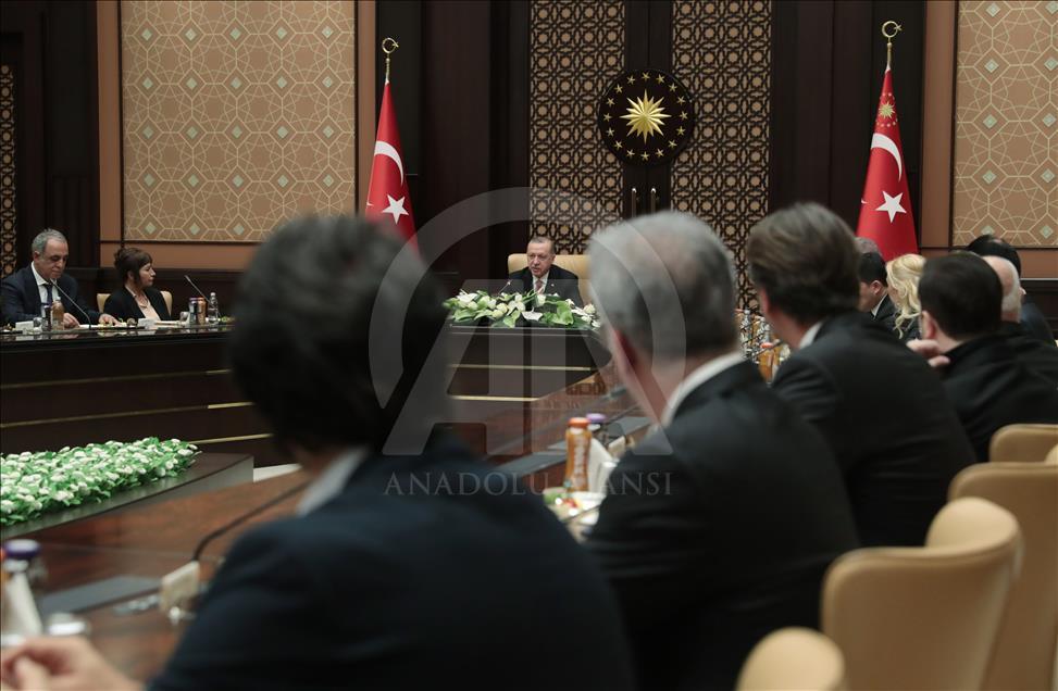 Cumhurbaşkanı Erdoğan, sinema sektörü temsilcilerini kabul etti